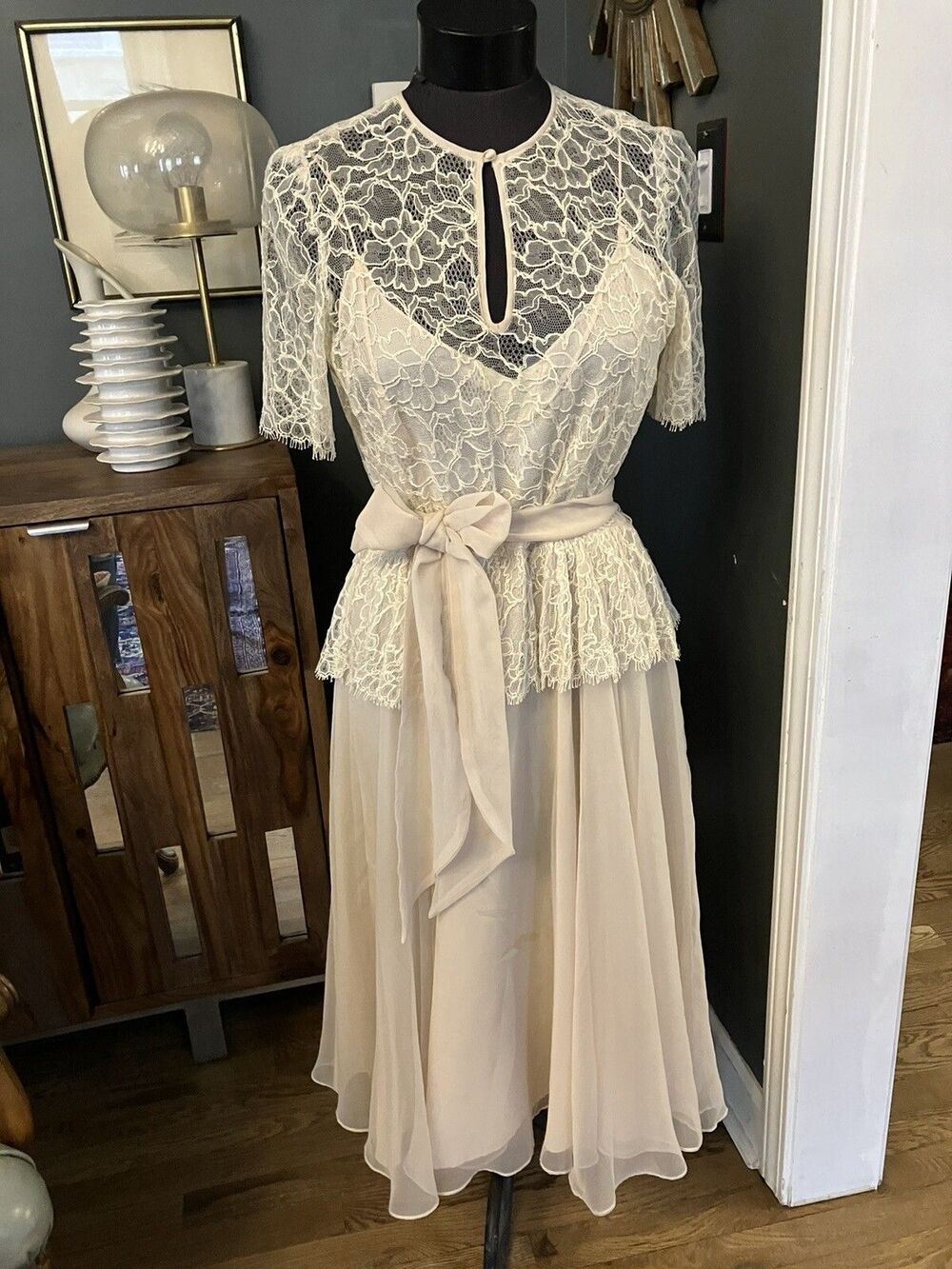 Vintage 1960s Lace Over Slip Drop Waist Flapper Party Dress Wedding Bridal Gown